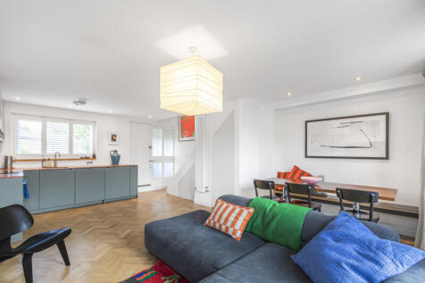 Reception/Kitchen
