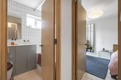 Bathroom/Bedroom