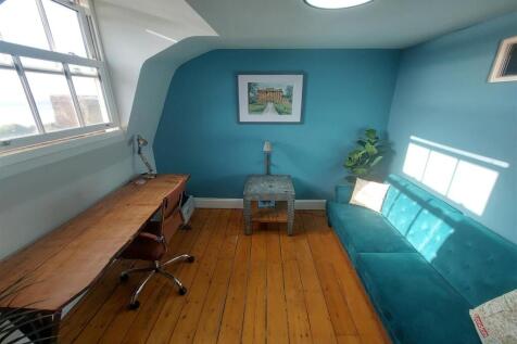 Top bedroom.jpg