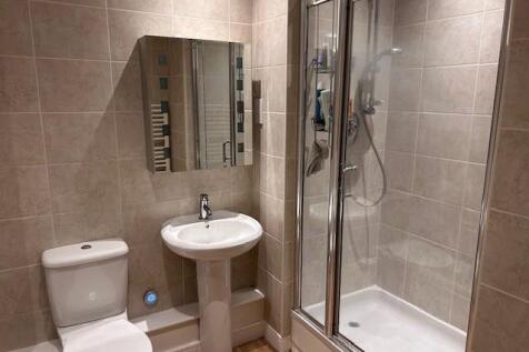 ensuite.jpg