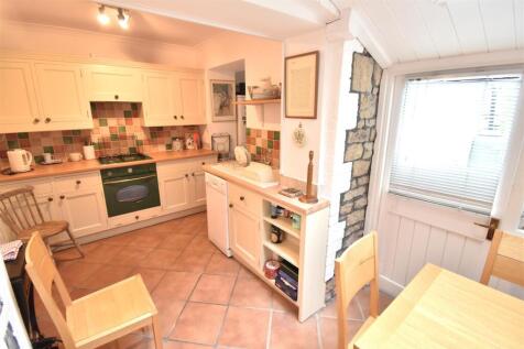Kitchen 1.JPG