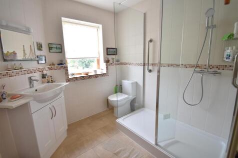 Shower room.JPG