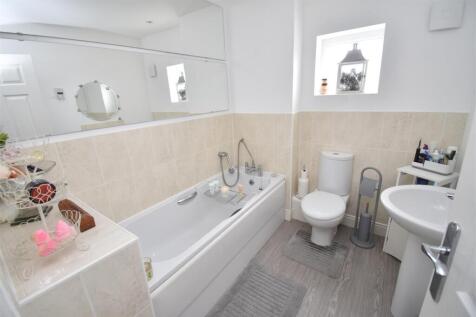 Bathroom.JPG