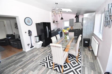 Kitchen 1.JPG