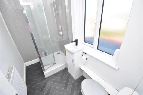 Shower room.JPG