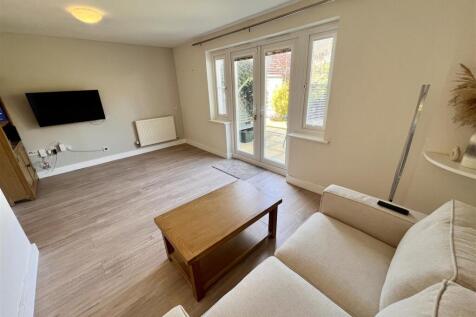 Livin room 2.jpeg