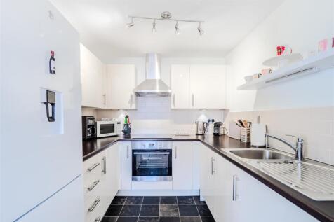 Kitchen 1.jpg