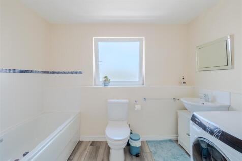 Bathroom.jpg