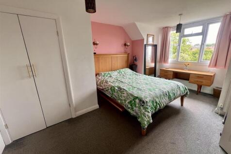 Bedroom One.jpeg