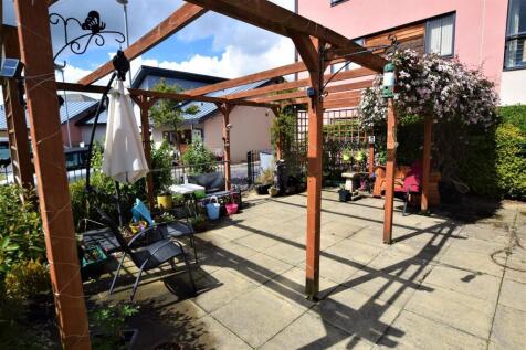 communal patio.jpg
