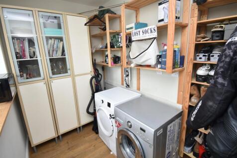 utility room .JPG