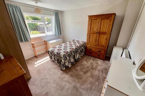 Bedroom One.jpeg