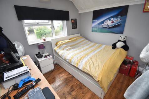 bedroom 2.JPG