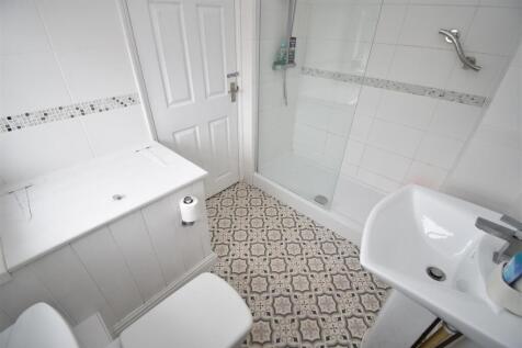 shower room 1.JPG