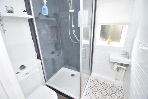 Shower room.JPG