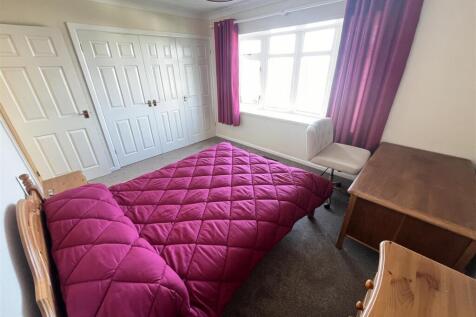 Bedroom one.1.jpeg