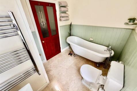 Bathroom.jpeg