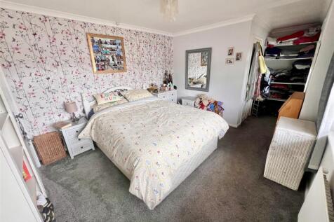 Bedroom 1.jpeg