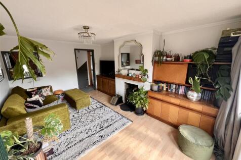 Lounge 1.jpeg