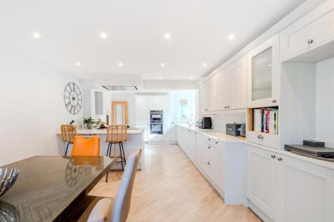 Kitchen 3.jpg