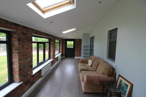 Rear Lounge