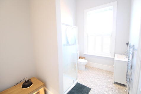 Ensuite shower ro...