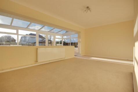 Living room 2.jpg