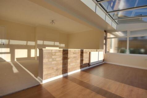Living room 3.jpg