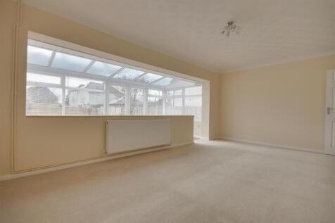 Living room 2.jpg