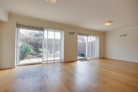 LIving room 4.jpg