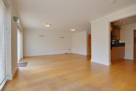 Living room 3.jpg