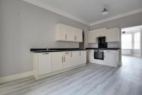kitchen 2.jpg