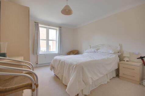 Bedroom 2.jpg