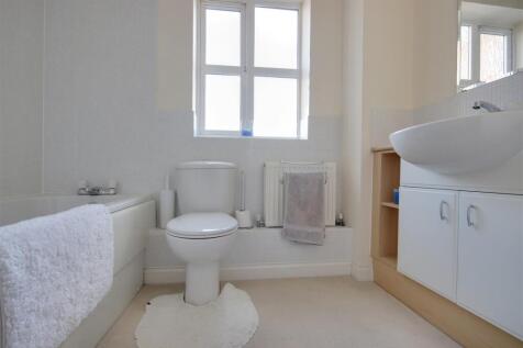 Bathroom 2.jpg