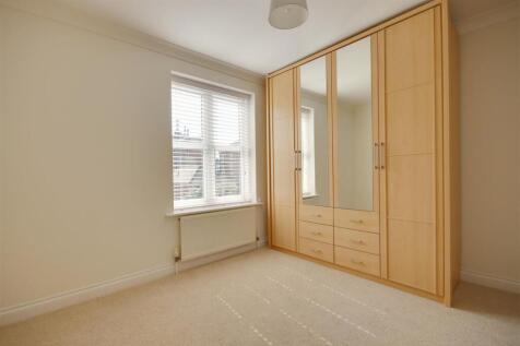 Bedroom 4.jpg