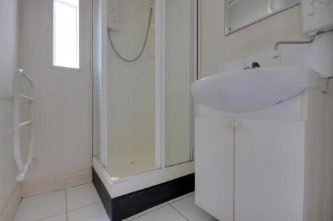 ensuite.jpg