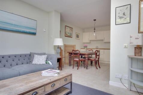 Dining room 2.jpg