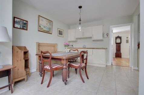 Dining room.jpg