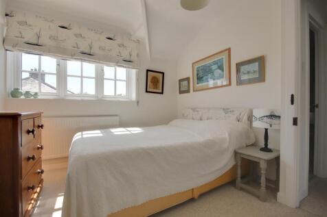 Bedroom 4.jpg