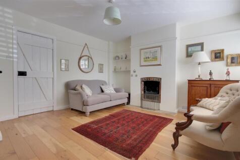 Living room 2.jpg