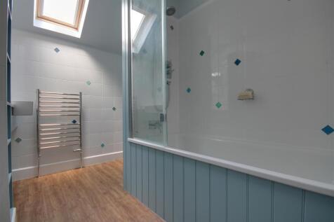 Bathroom 2.jpg