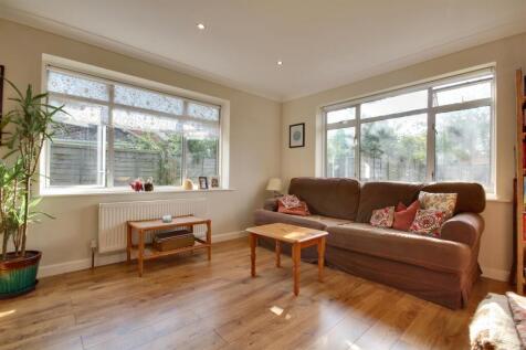 Living room 2.jpg
