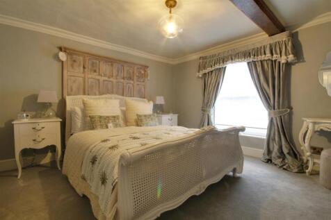 Bedroom .jpg