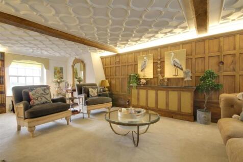 Living room .jpg