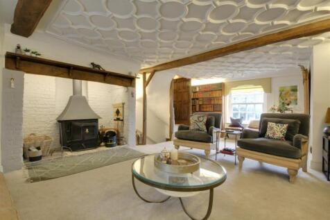 Living room 2.jpg