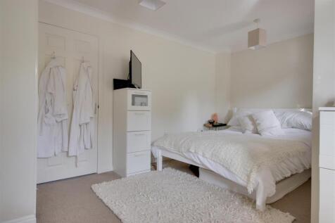 Bedroom 5.jpg