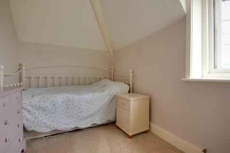 Bedroom 4.jpg