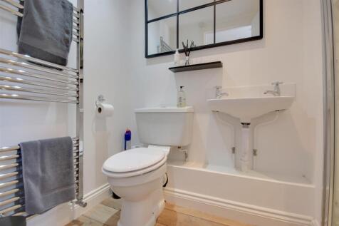 Bathroom.jpg