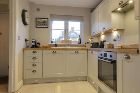 Kitchen 2.jpg