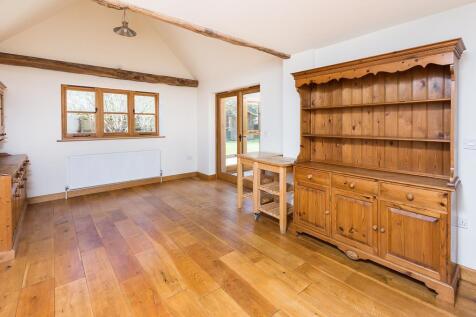 Dining area.jpg